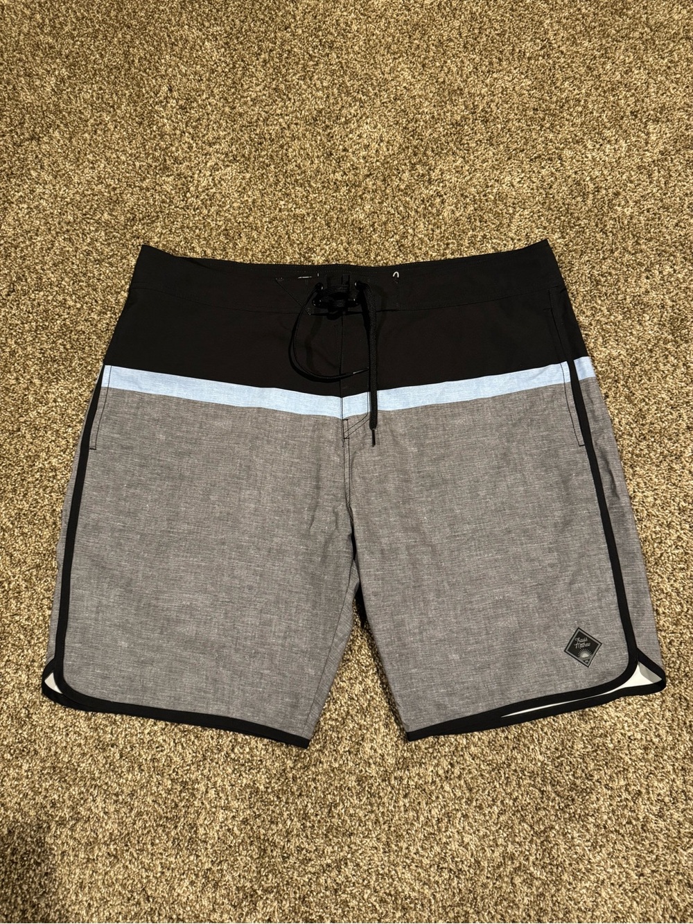TravisMathew Men’s Board Shorts / Swim Trunks Size 40 Gray Black Performance